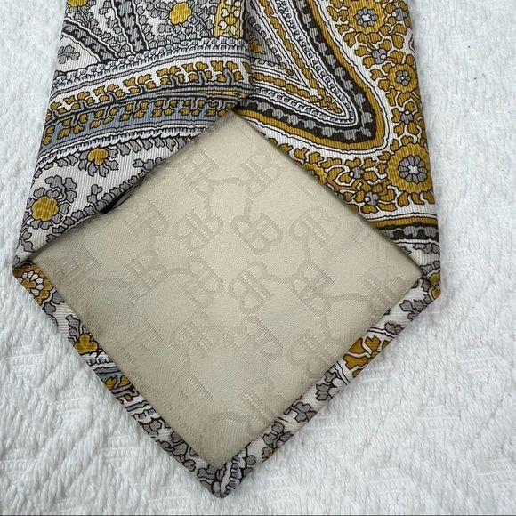 Banana Republic 100% Silk tie - Picture 9 of 10
